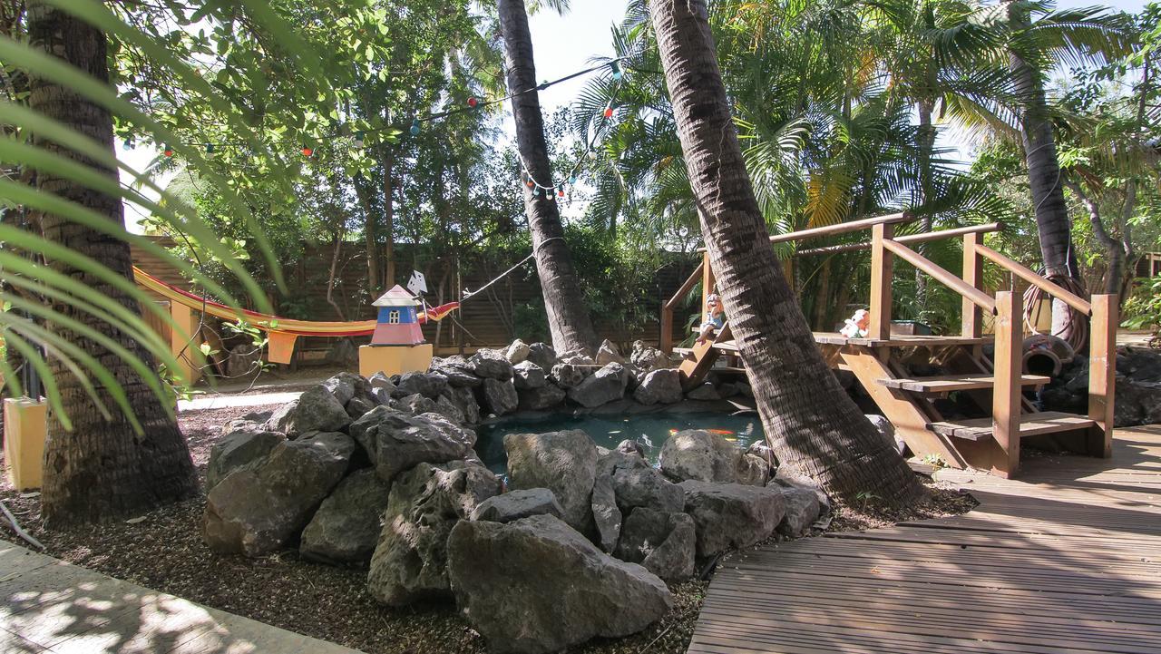 Hotel Coco Island 圣吉尔莱班 外观 照片