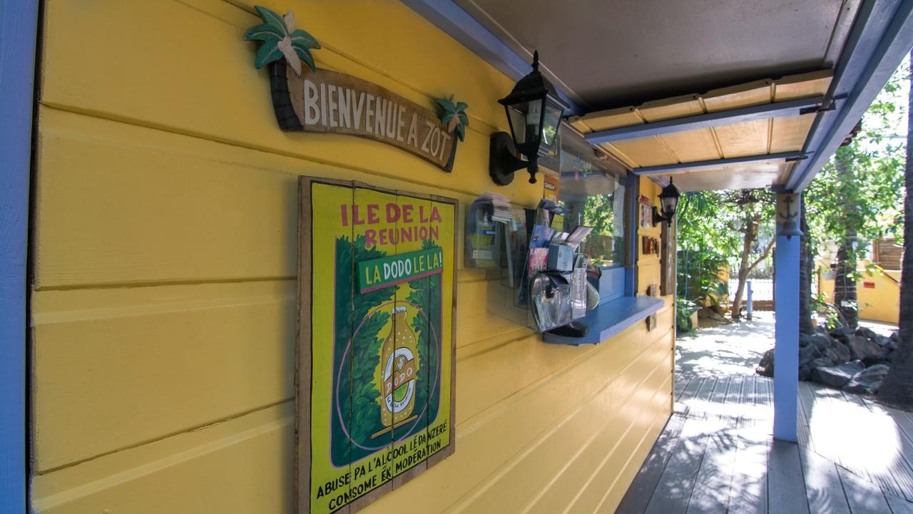 Hotel Coco Island 圣吉尔莱班 外观 照片