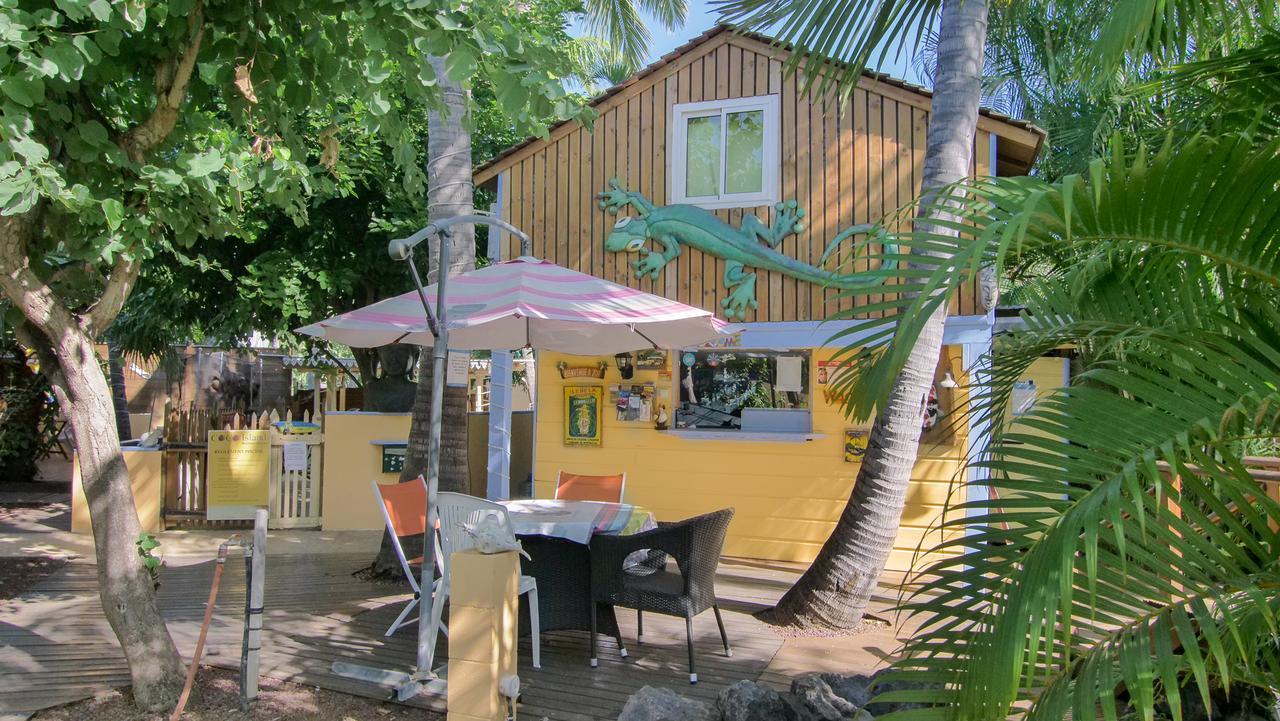 Hotel Coco Island 圣吉尔莱班 外观 照片