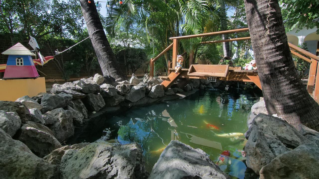 Hotel Coco Island 圣吉尔莱班 外观 照片